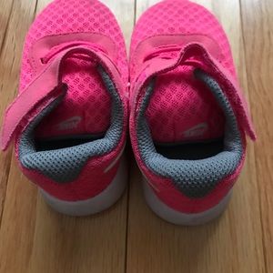 Nike toddler sneakers